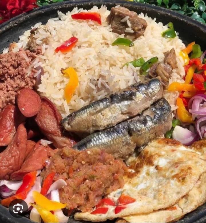 Braised rice+Sausage+ fried eggs+ sardine