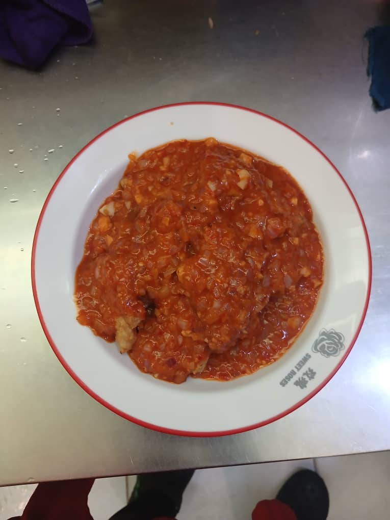 Fried rice with sweet and sour chicken sauce