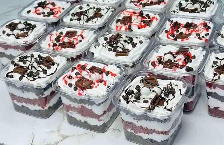 Rich cake parfait